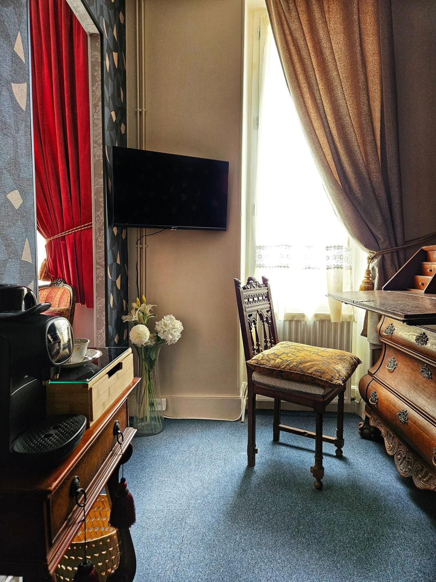 L'Entree Chambres D'Hotes Bar & Restaurant Castillonnes Екстер'єр фото