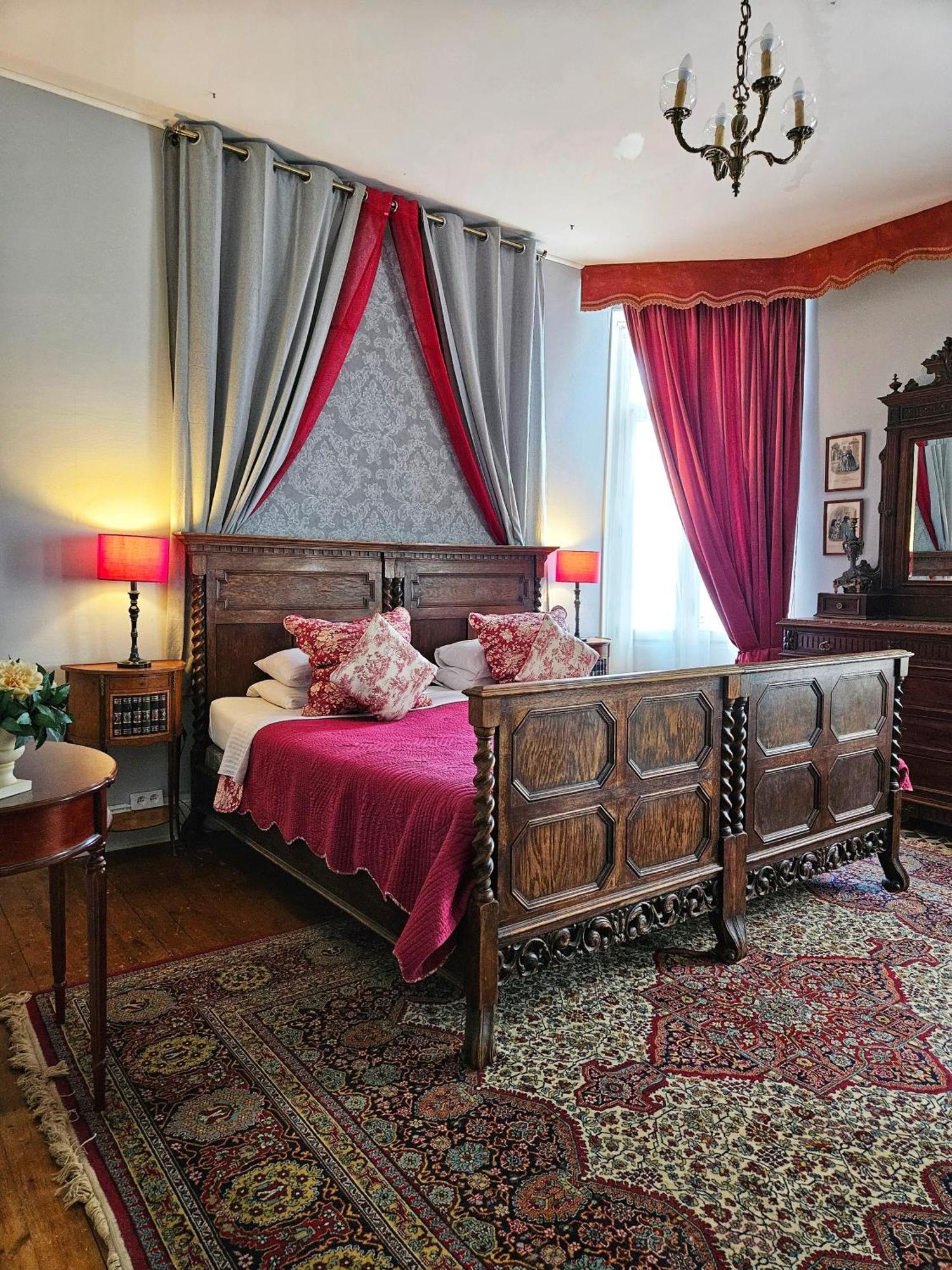 L'Entree Chambres D'Hotes Bar & Restaurant Castillonnes Екстер'єр фото