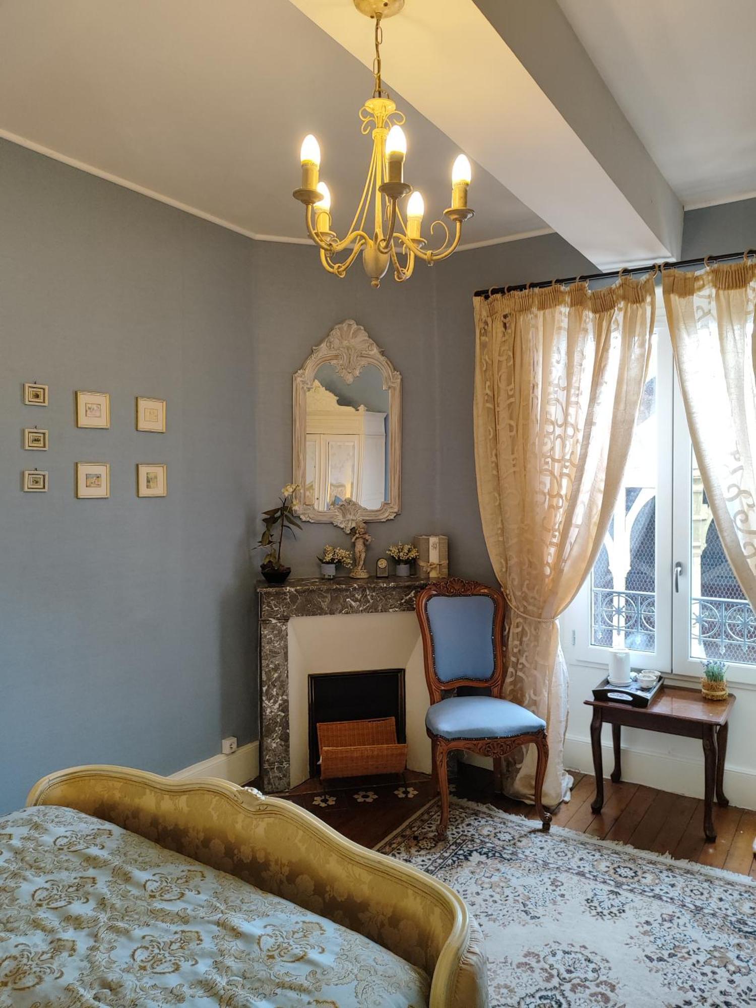 L'Entree Chambres D'Hotes Bar & Restaurant Castillonnes Екстер'єр фото